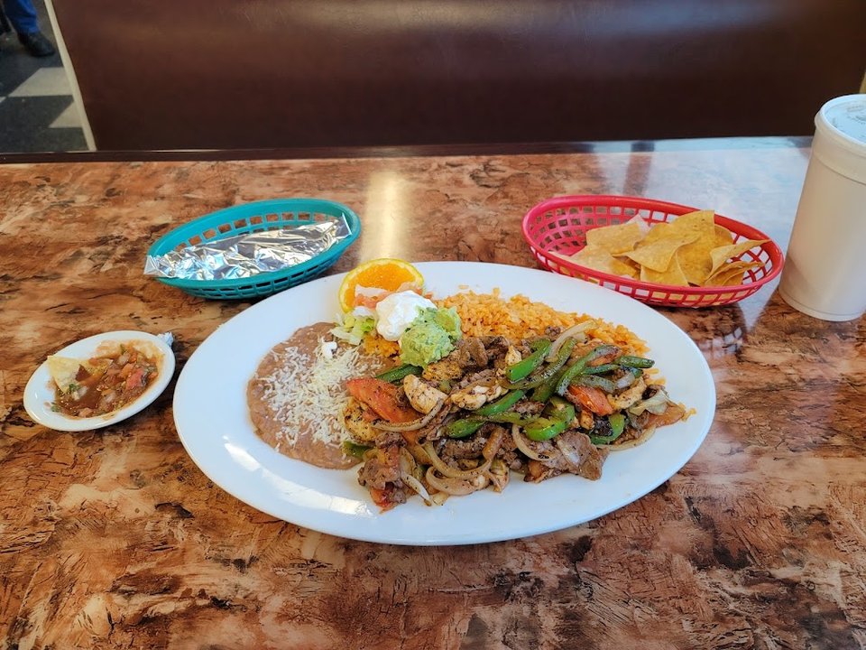 Cielo Mar Y Tierra Fajitas